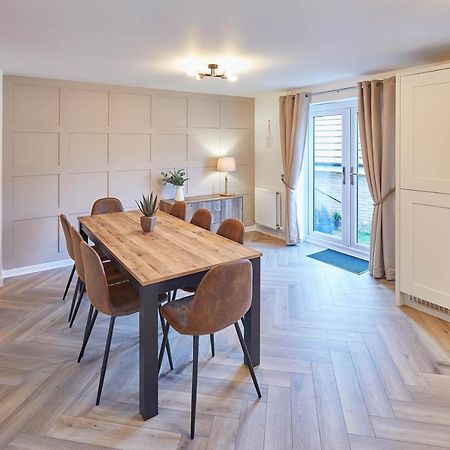 Host & Stay - Redsky House Уитби Екстериор снимка